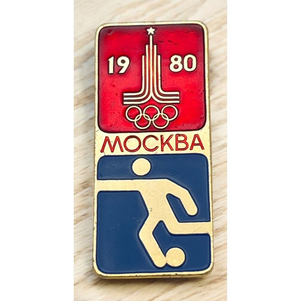 Vintage 1980 Moscow Olympics Pin Soccer Football Mockba USSR Russia